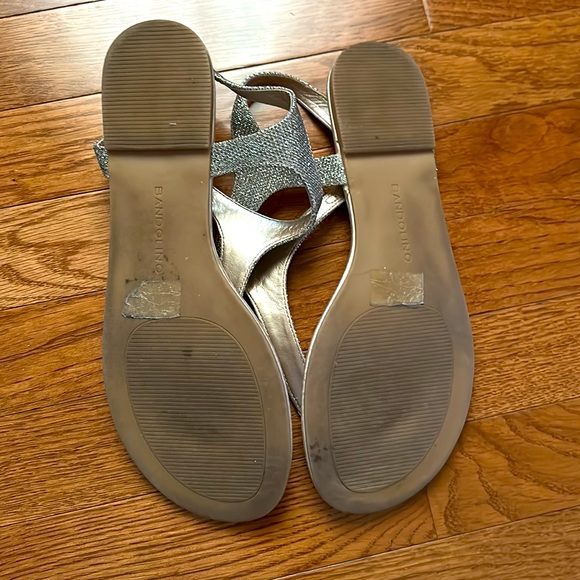 Size 9 Bandolino sandals - Picture 4 of 5